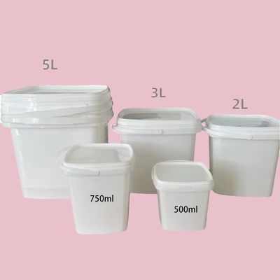 Einzelhandel mit Plastikfässern für den Großhandel