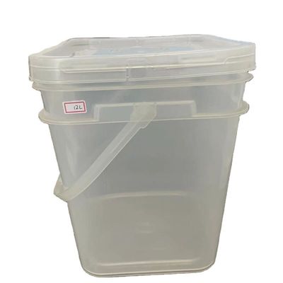 Einzelhandel mit Plastikfässern für den Großhandel