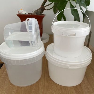 Wettbewerbsfähiger weißer runder Plastikbehälter mit einer Dicke von 2,0 mm und kostenloser Probe