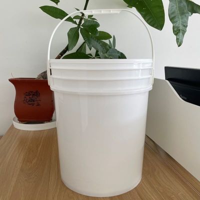 20 Liter Plastikbehälter mit Auslassdeckel und individueller Dicke 1,0 bis 2,5 MM