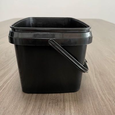 Verpackung von Tiernahrung Essential 3 Liter Plastikbehälter mit Deckel und Griff