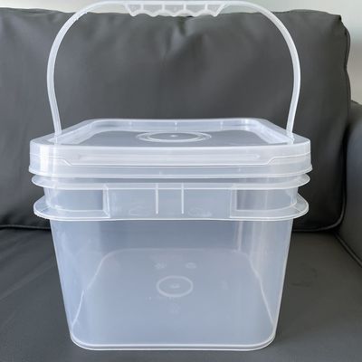 Einfach aus Plastik gefertigt.