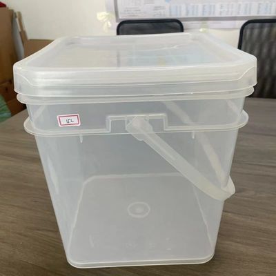 Einfach zu öffnender Plastikbehälter mit Deckel