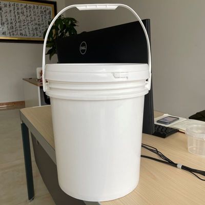 Recycling Anpassung 15L Plastikbehälter mit Deckel und starker Eimer mit Metallgriff