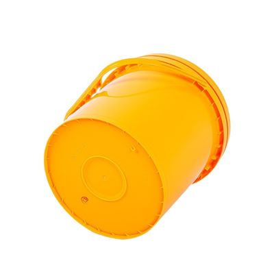 Weißer 5 Liter Plastikbehälter mit 20 Liter Deckel und Handgriff