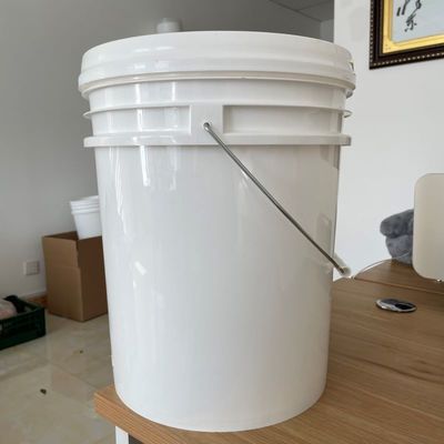 Ein 5-Gallonen-Plastikbehälter, der sich nicht verfälschen lässt